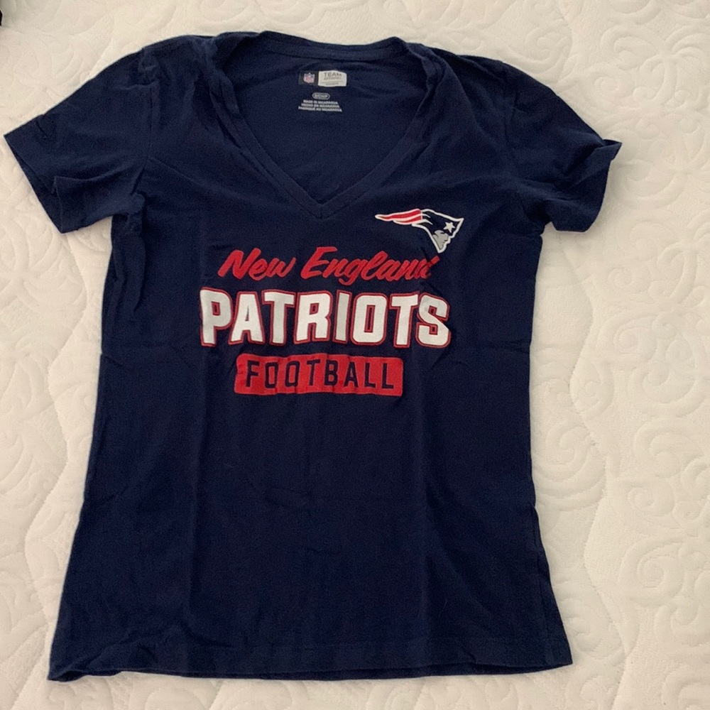 New England Patriots women’s v neck neckline tee shirt